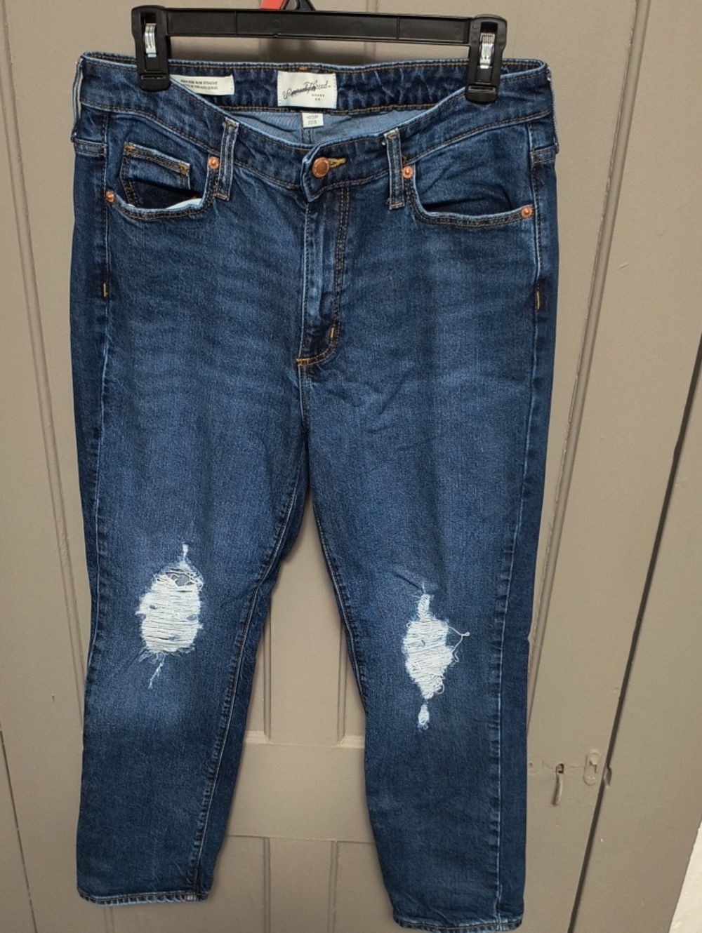 Universal Thread Men's Dark Blue Distressed Relaxed Jeans